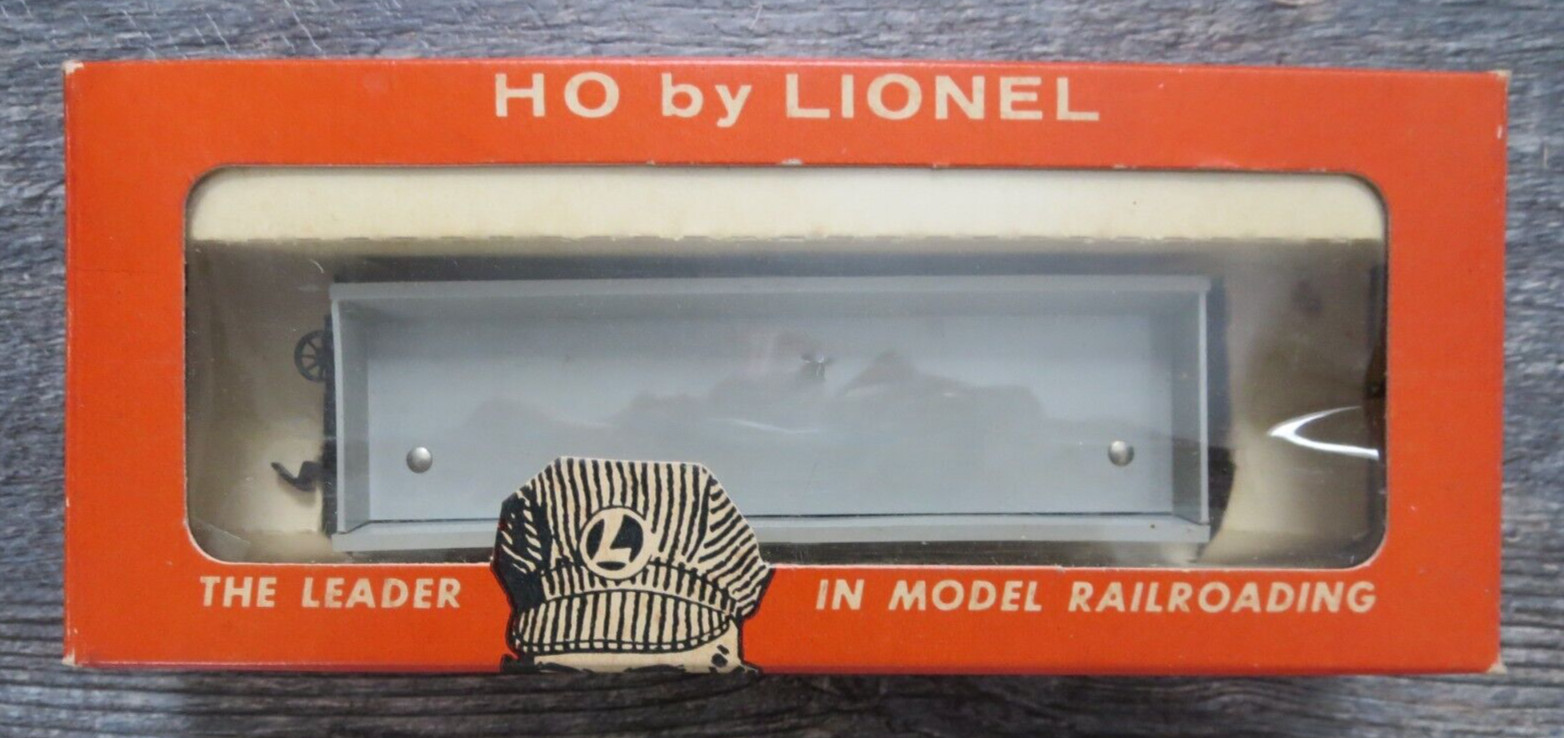POSTWAR LIONEL HO SCALE #0301 OPERATING COAL DUMP CAR