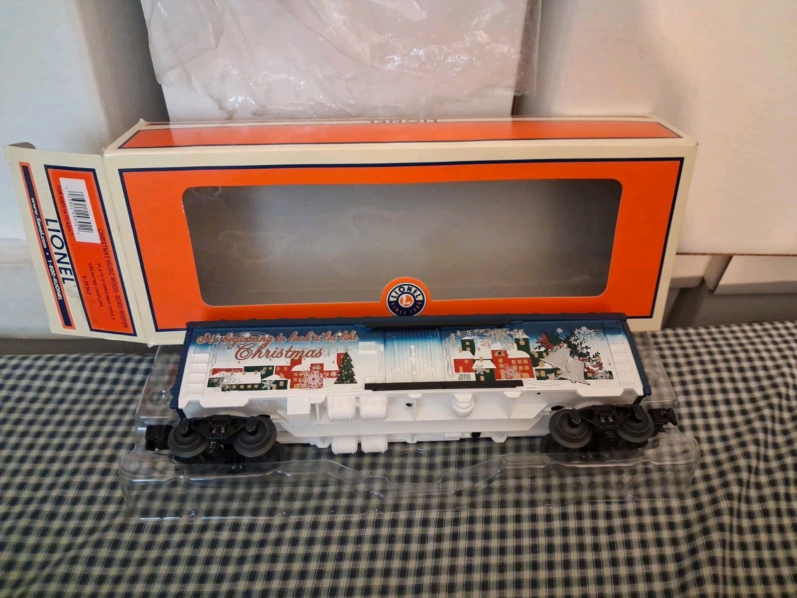 Lionel 6-29302 Christmas WOOD SIDED REEFER Music O GAUGE Carols NEW In Worn Box