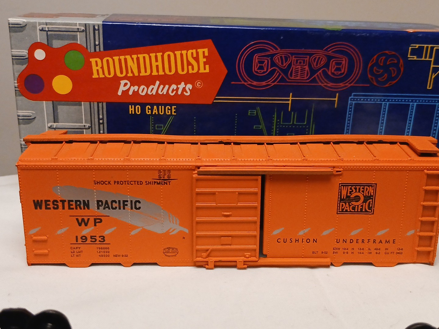 HO-Scale 40′ Box Car Kit Assembled Western Pacific WP 1953 Roundhouse Products