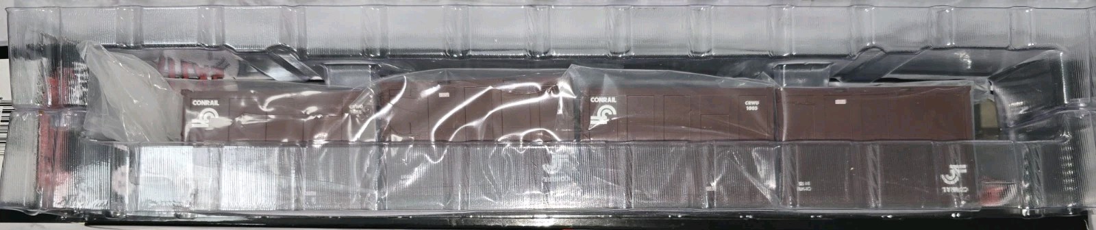 ATLAS HO #20006098 85′ Trash Container Flat Conrail – #798000 “Only Containers”