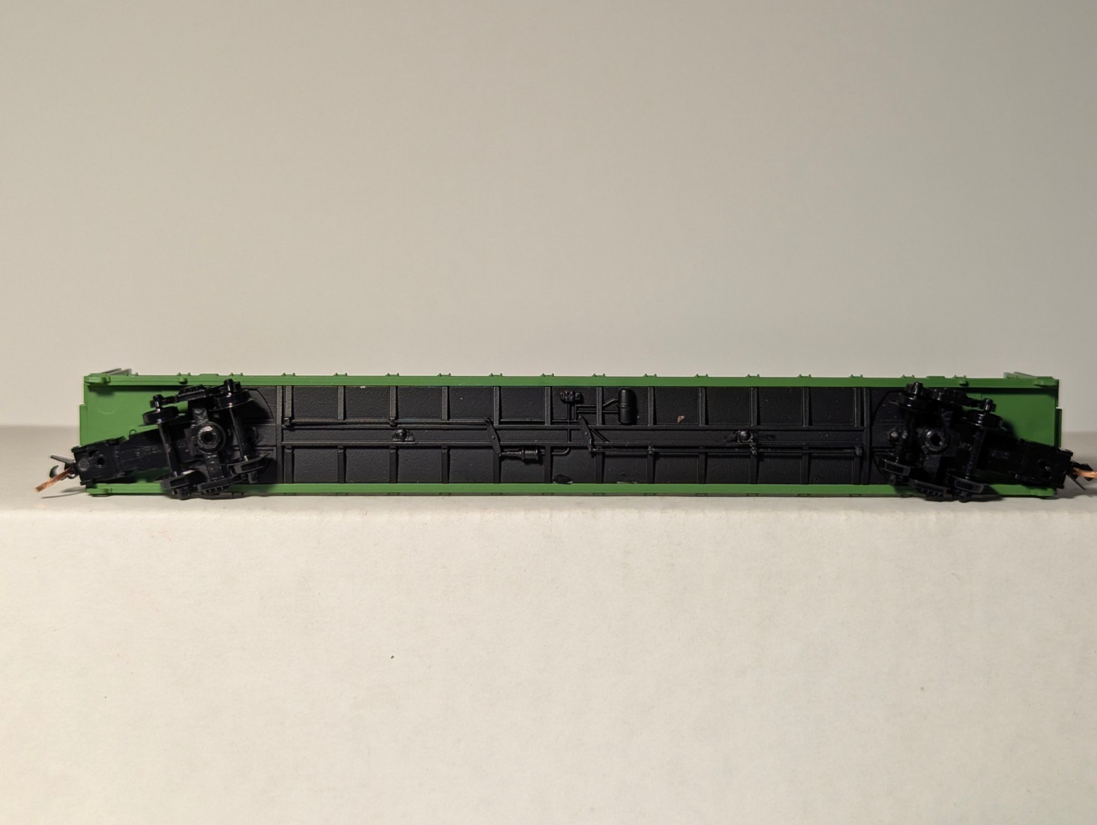 Red Caboose RN-16505-18 76′ Centerbeam Flat Car Burlington Northern BN625057