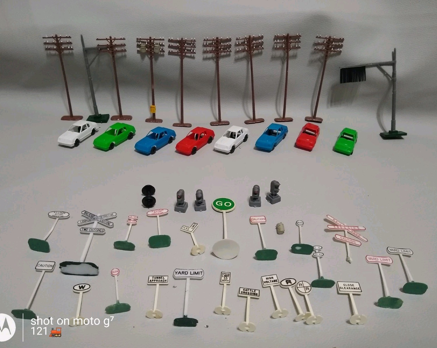 Vintage TYCO Railroad Accessories + Cars Lot of 40 Pieces Hong Kong