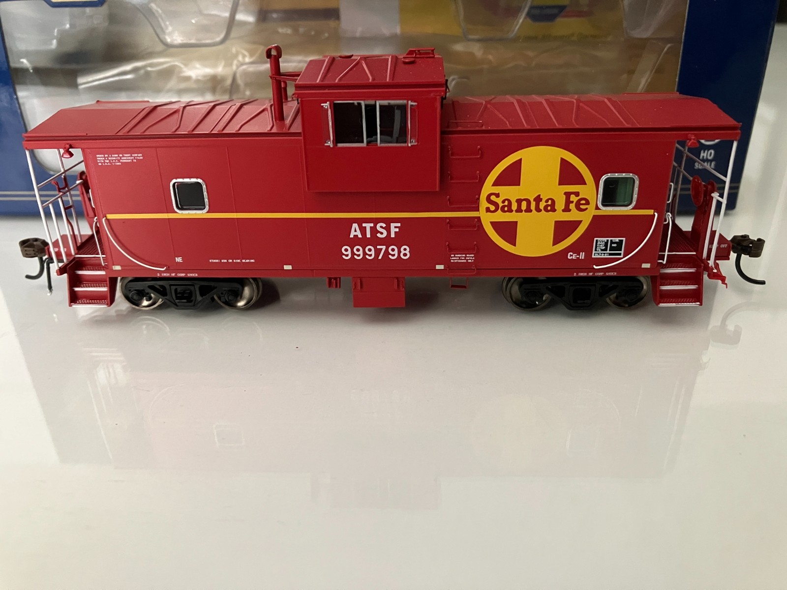 ATHG78378 Athearn Genesis Santa Fe Wide Vision Caboose #999798 w/Tsunami Sound