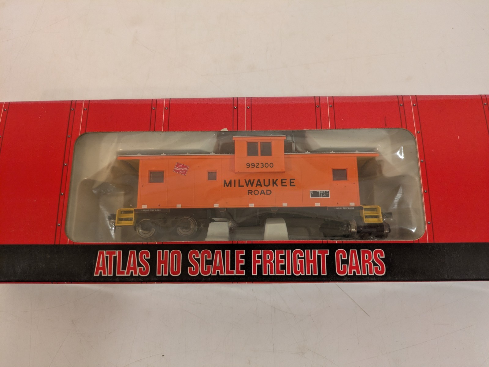 HO Milwaukee Road Extended Vision Caboose NIB NOS # 1916