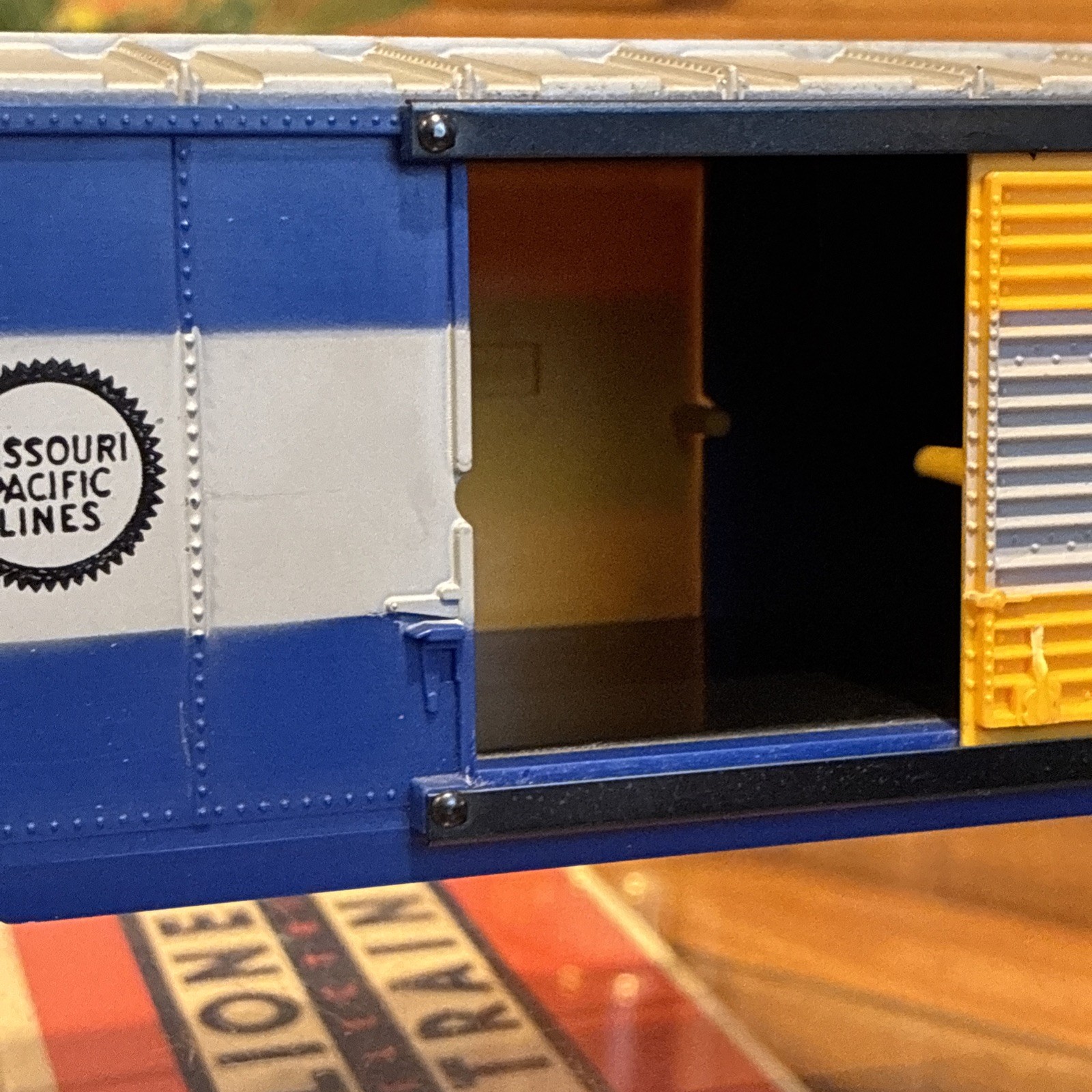 ~MINT UNRUN~LIONEL 6464-150 MISSOURI PACIFIC BOXCAR (Variation C Painted)