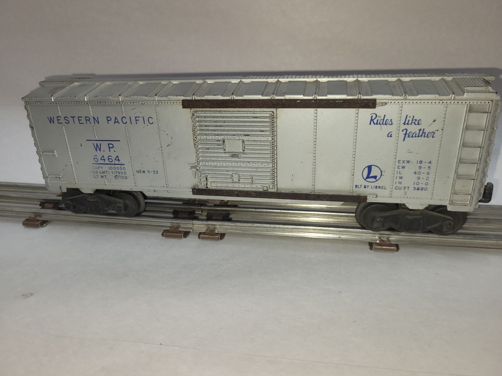 Lionel 6464-1 Western Pacific Boxcar Silver Postwar O gauge