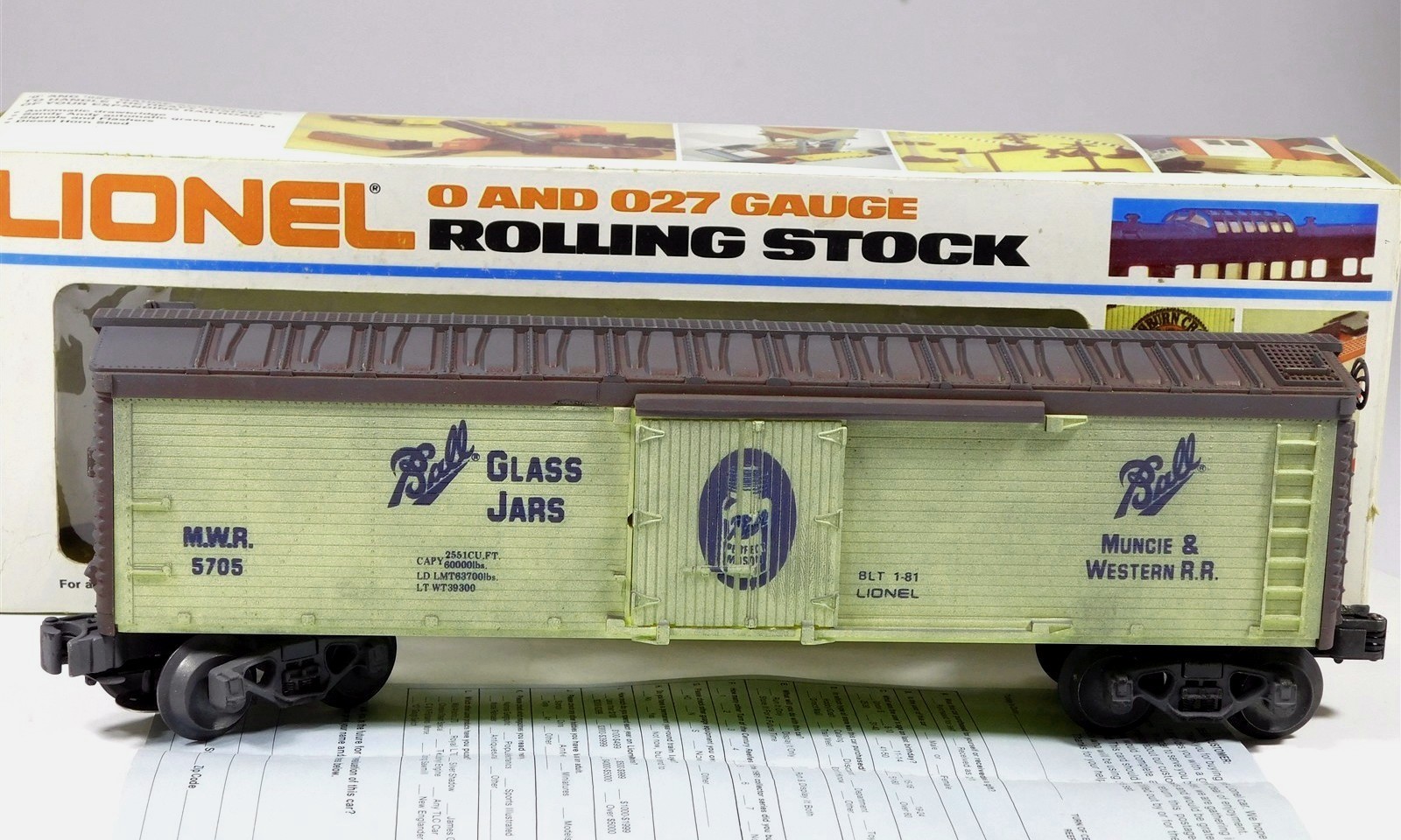 LIONEL 6-5705 O-GAUGE 1981 BALL GLASS JAR BILLBOARD REEFER CAR NIB
