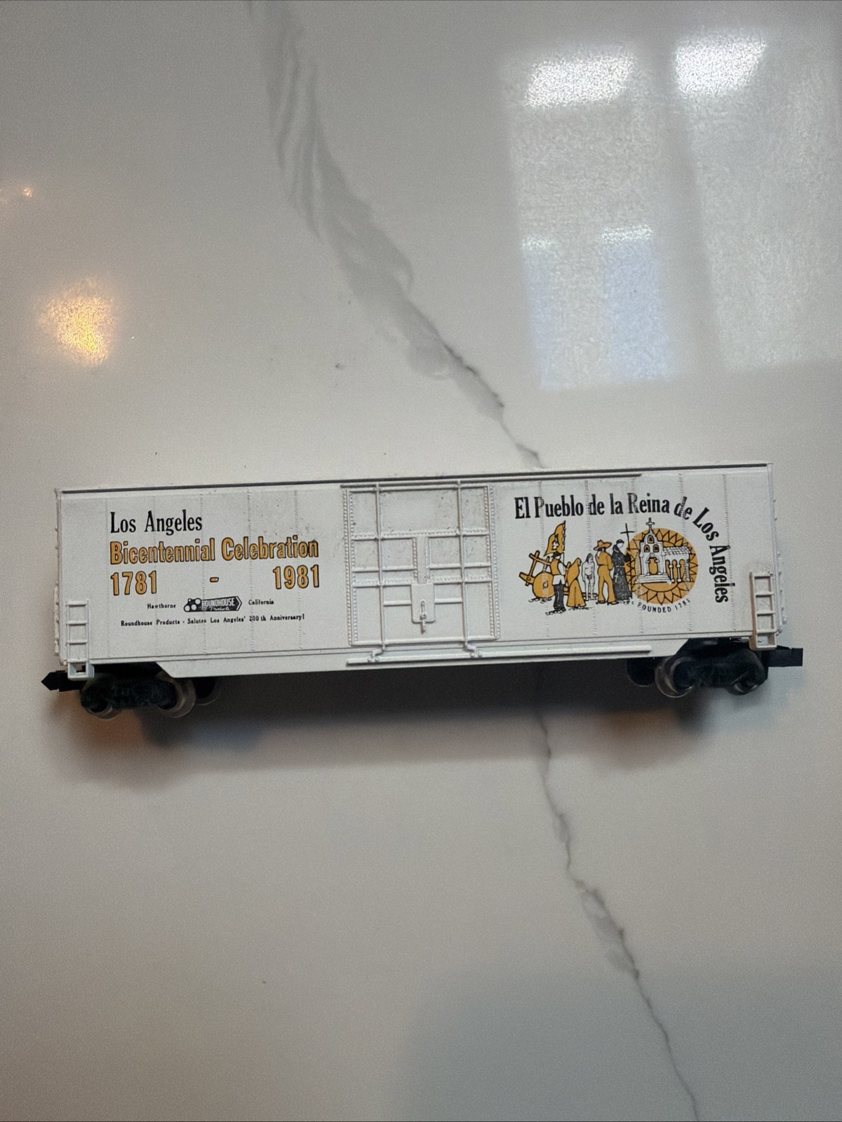 Roundhouse N Scale – Los Angeles Bicentennial 1781-1981 50′ Boxcar – 8299