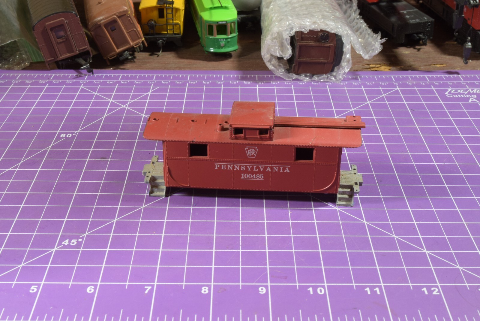 not TrkRdy Pennsylvania Caboose, diecast sled with plastic body only /BCK