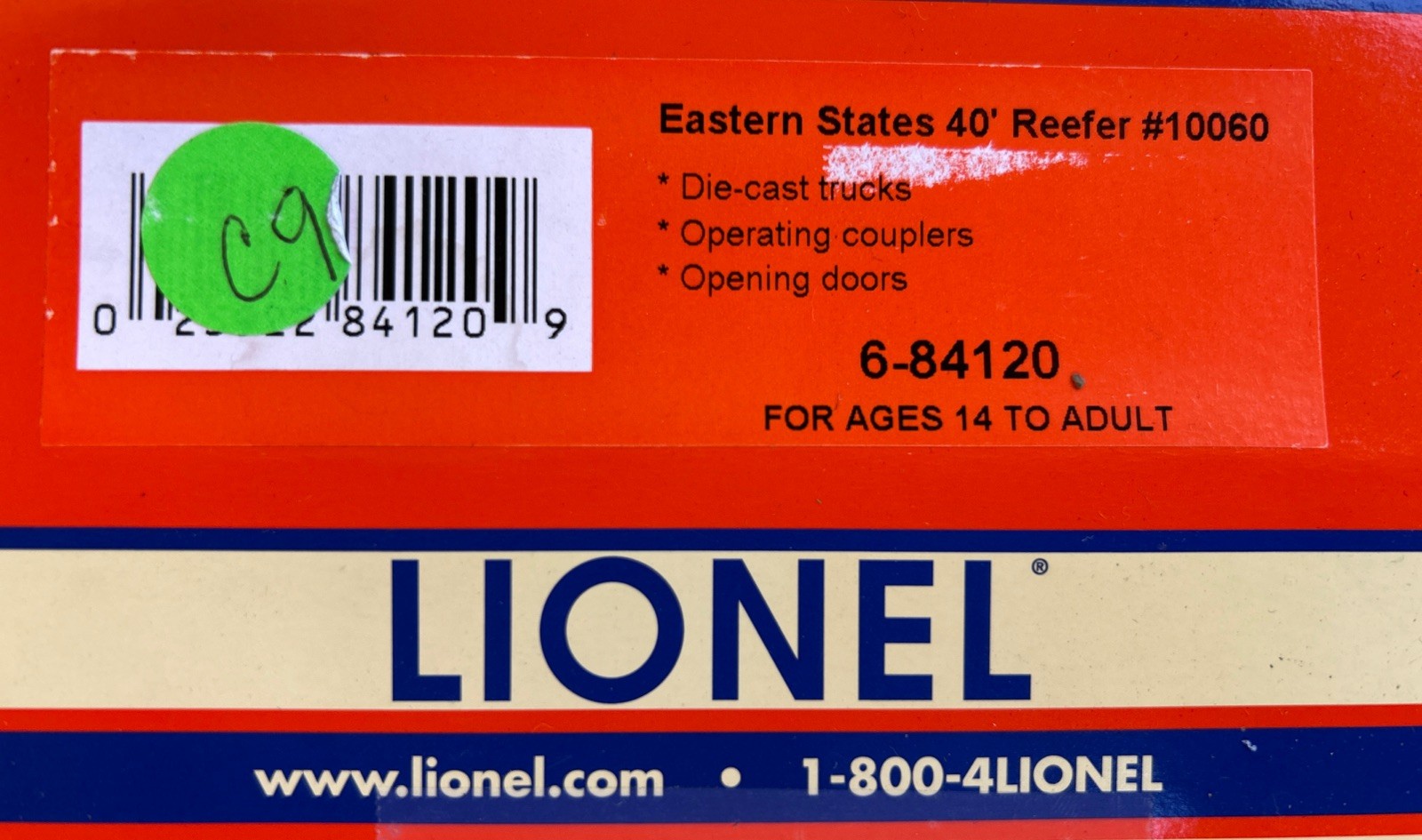 LIONEL 6-27361 P.F.E. WOOD SIDED REEFER REFRIGERATOR CAR, O Gauge LNIB