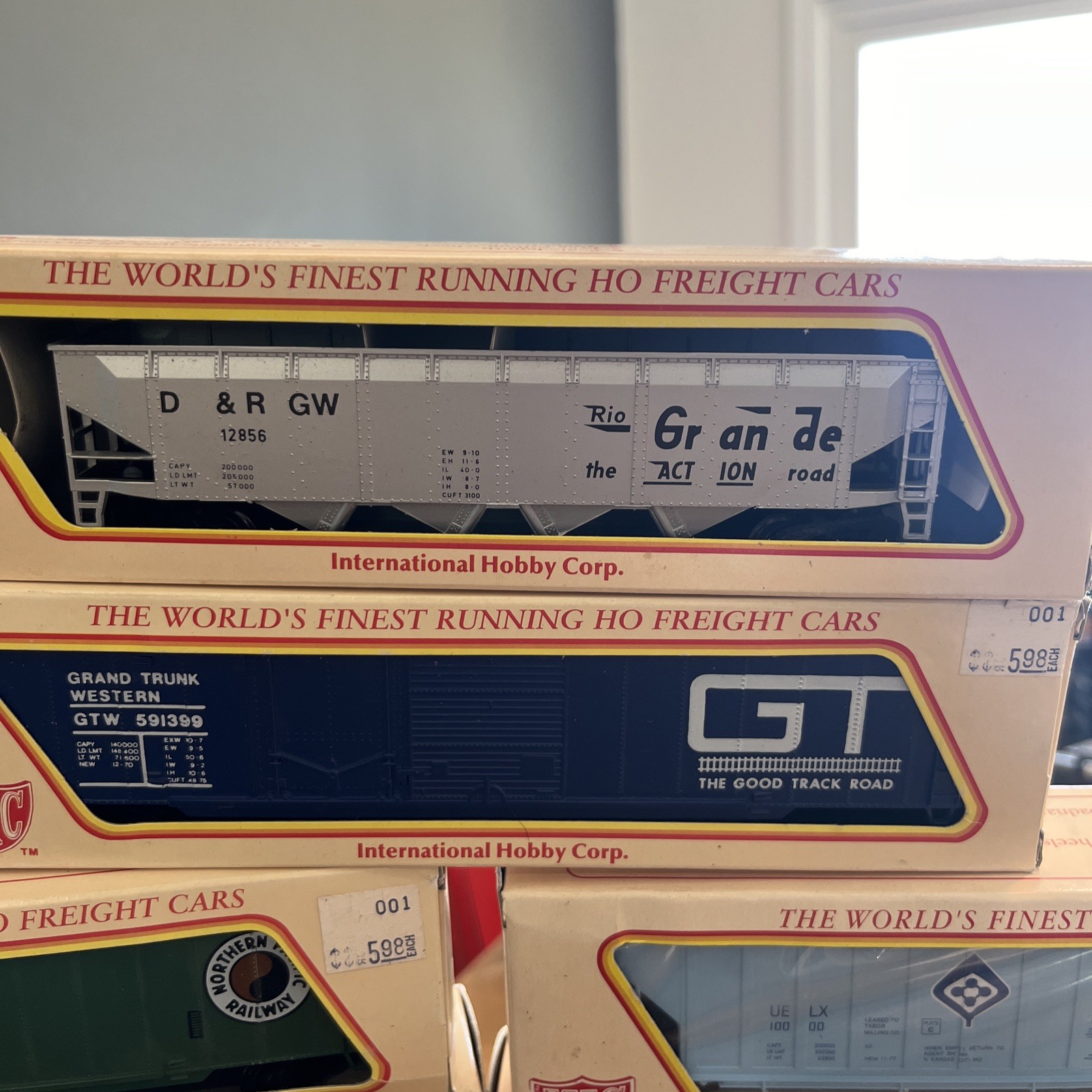 IHC HO Scale 12 Boxcars Assortment Lot NIB NOS Santa Fe Northern Pacific Dixie L