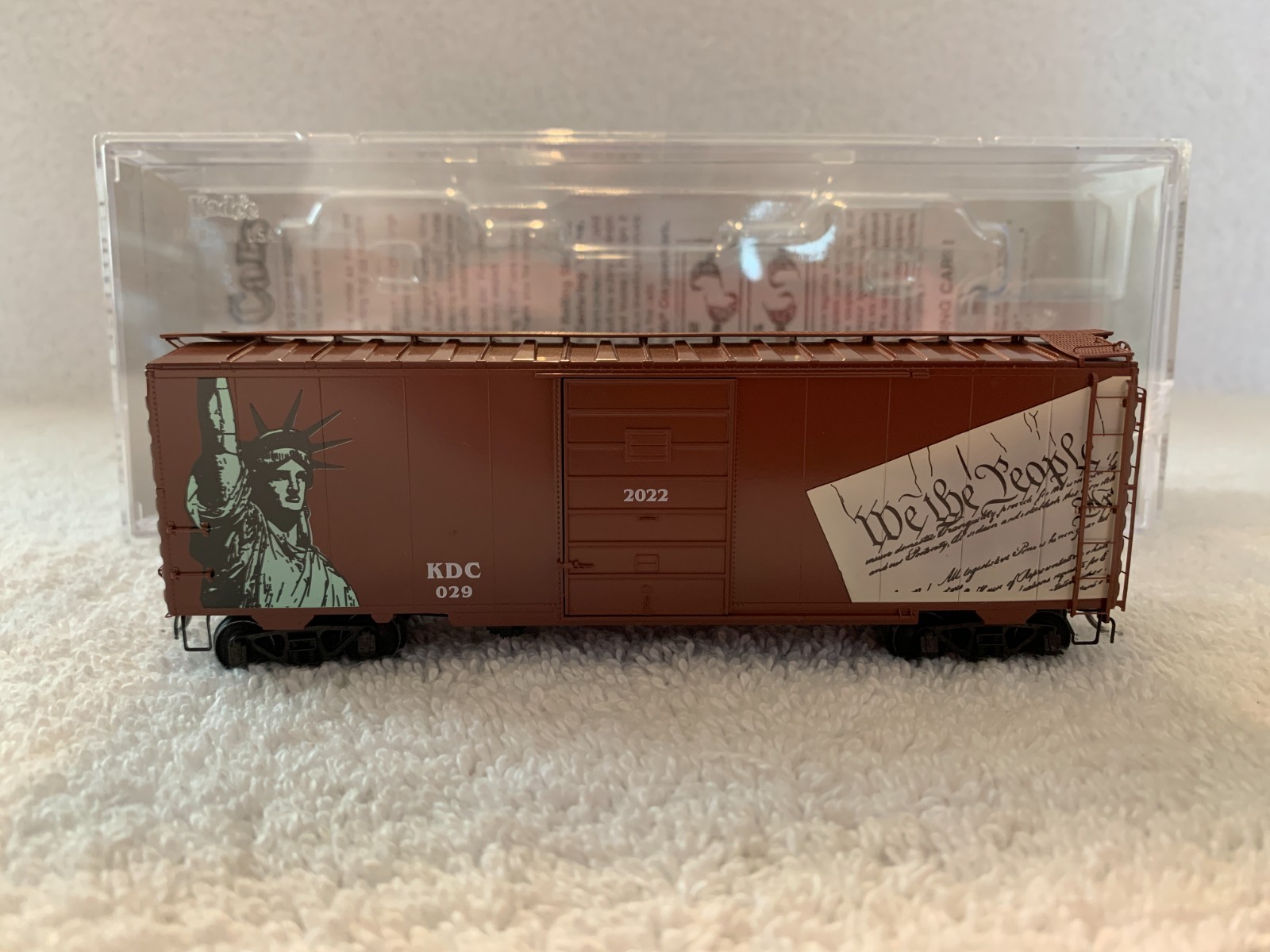 Kadee #6929 HO Scale KDC Patriotic 40′ PS-1 Boxcar #029