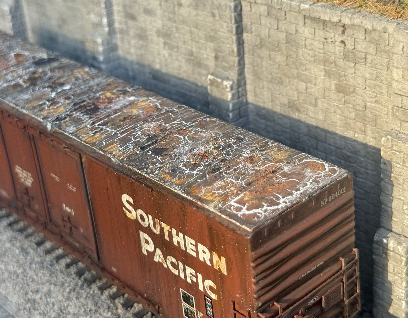 HO Scale Athearn Genesis 50 Foot Box Car Southern Pacific NIB Weathered