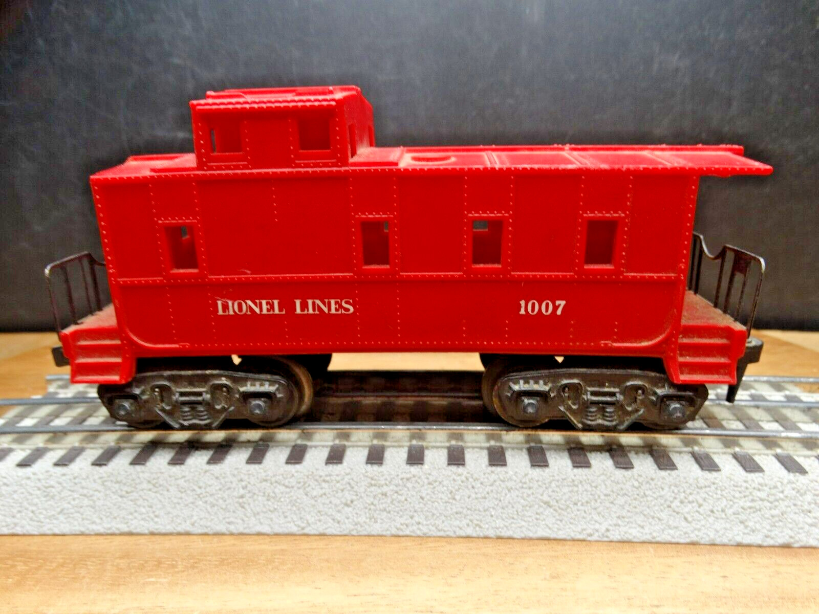 Lionel o/o27 Gauge Lionel Lines 1007 Red Cupula Caboose