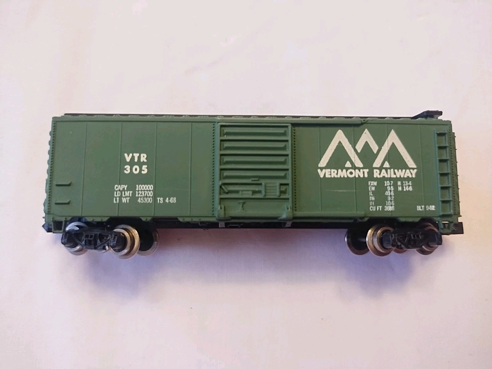 Atlas N Gauge Trainman – 34612 40′ PS-1 Box Car Vermont Railway 341