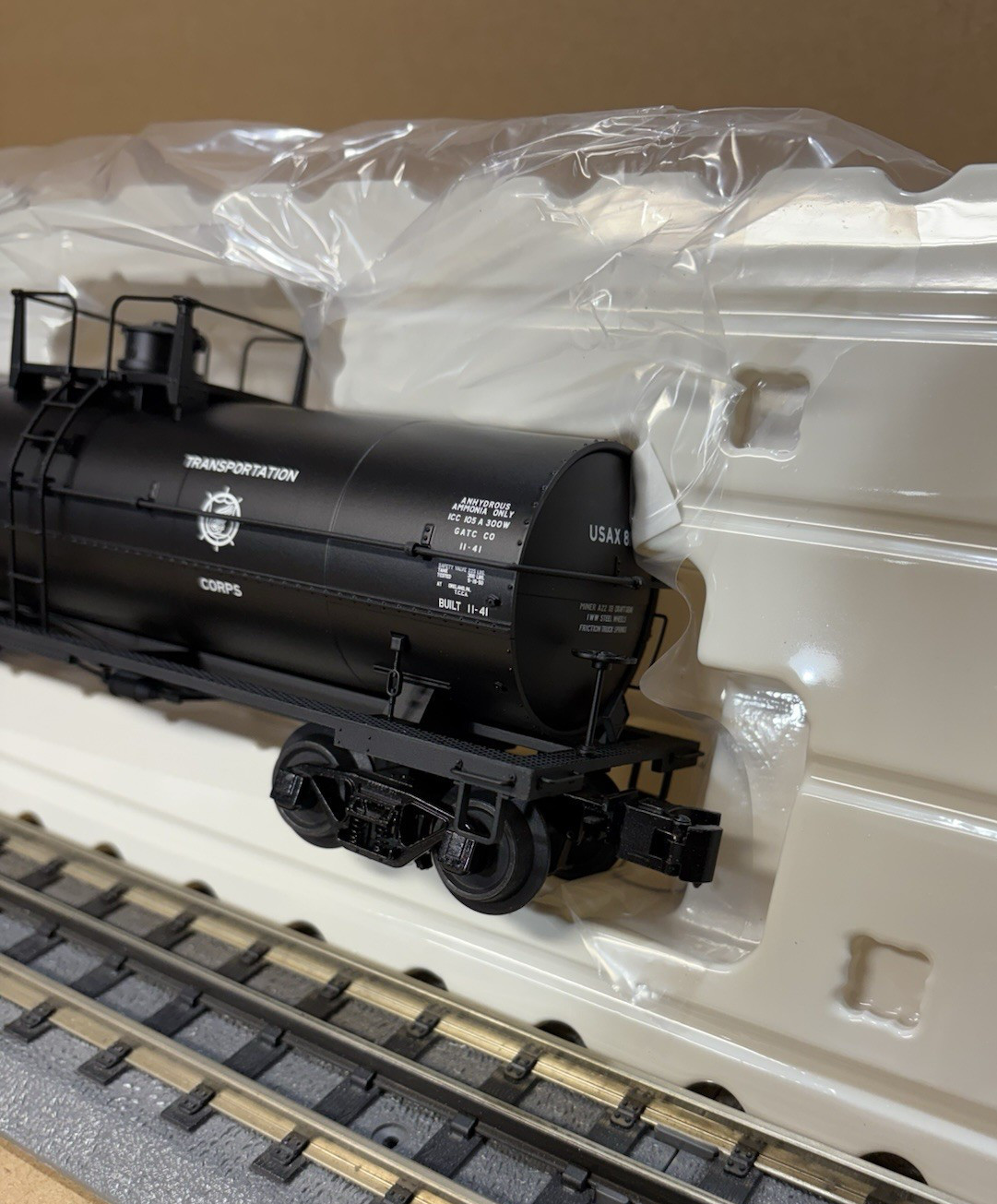 ATLAS O. UNITED STATES ARMY. 11,000 GALLON TANK CAR. 3RAIL. O SCALE.