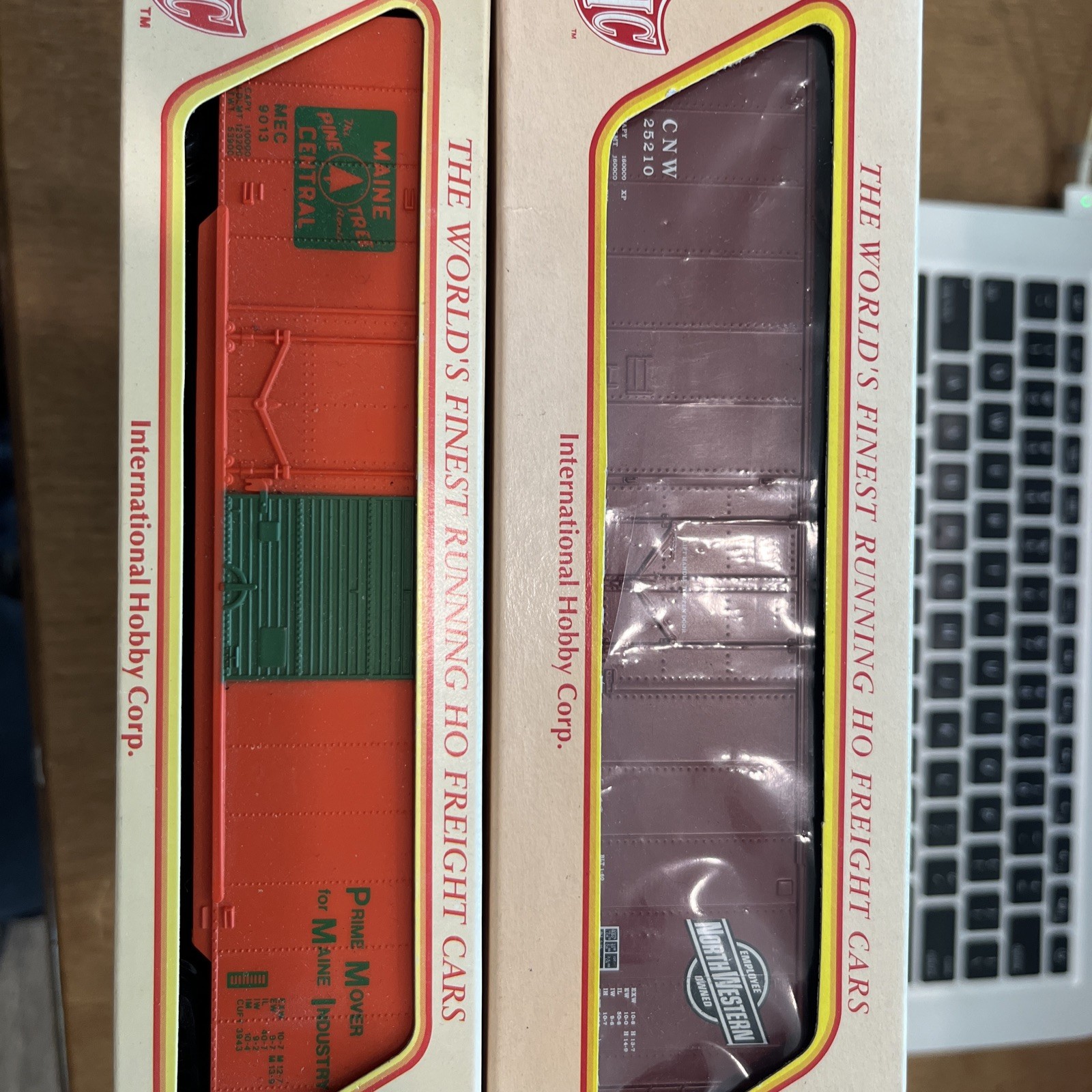 IHC HO Scale 12 Boxcars Assortment Lot NIB NOS Santa Fe Northern Pacific Dixie L