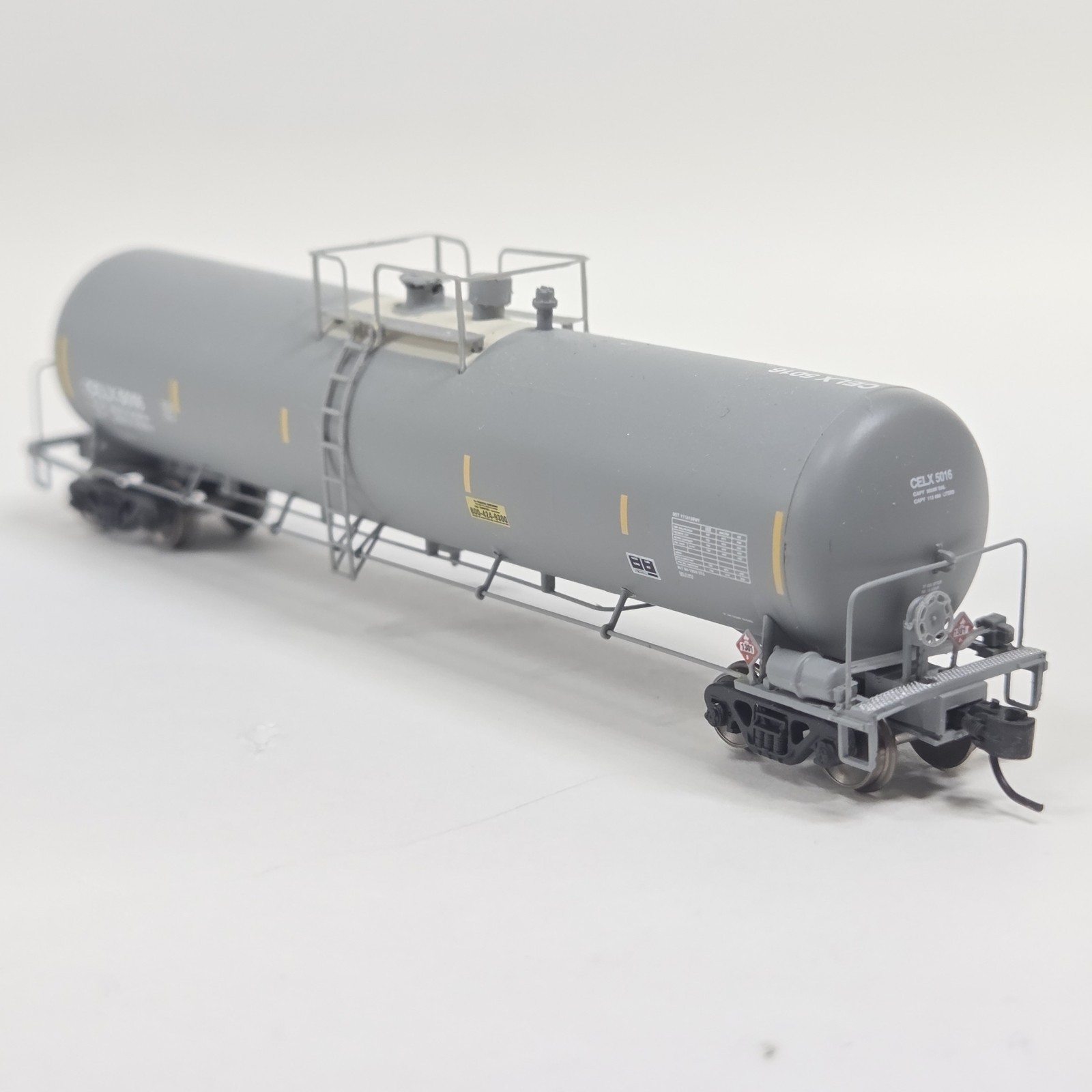 Athearn N Scale CELX #5010 #5013 #5016 30k Gallon Ethanol Tank Cars