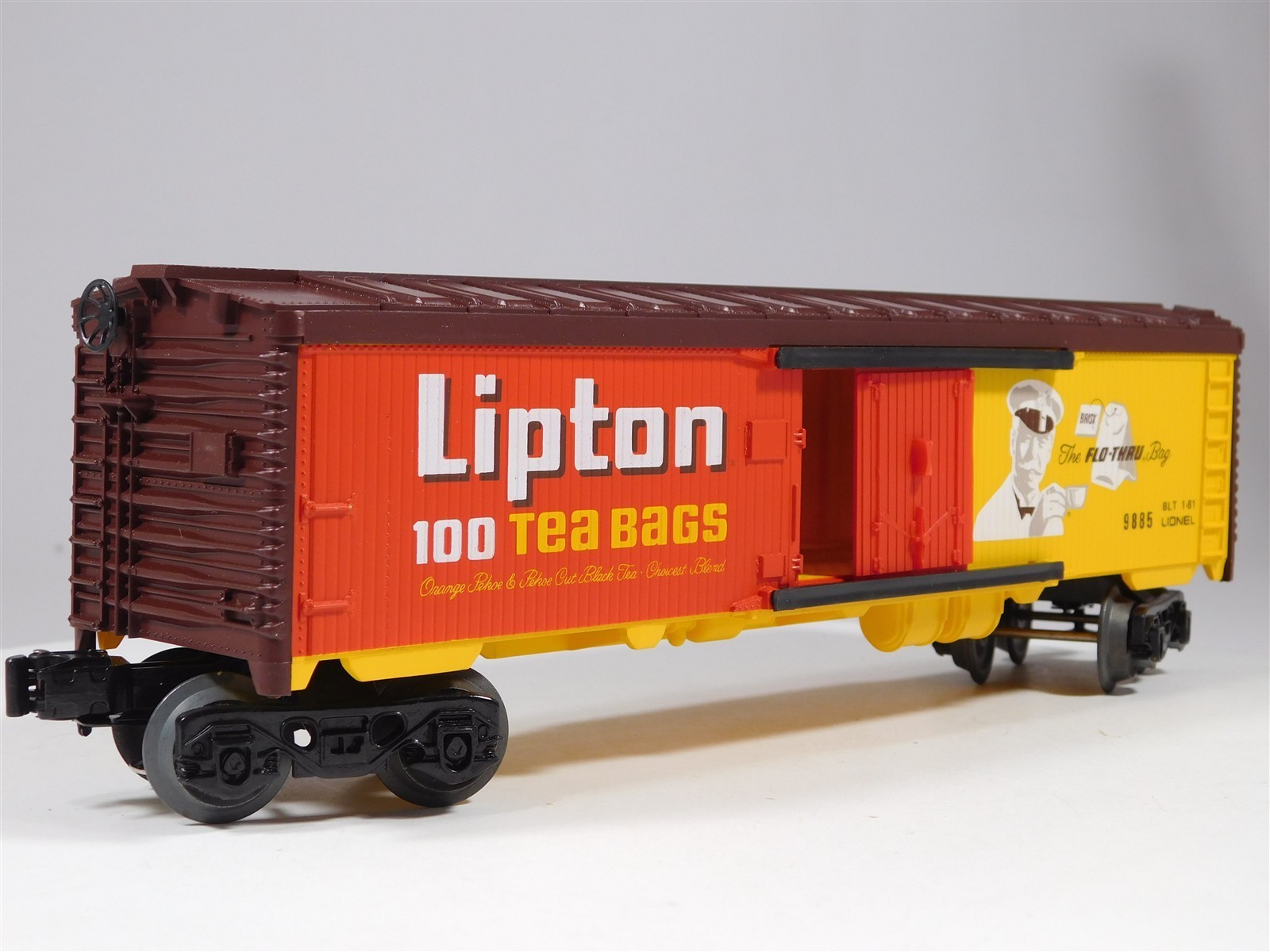 LIONEL 6-9885 O-GAUGE 1981 LIPTON TEA BILLBOARD REEFER CAR NIB