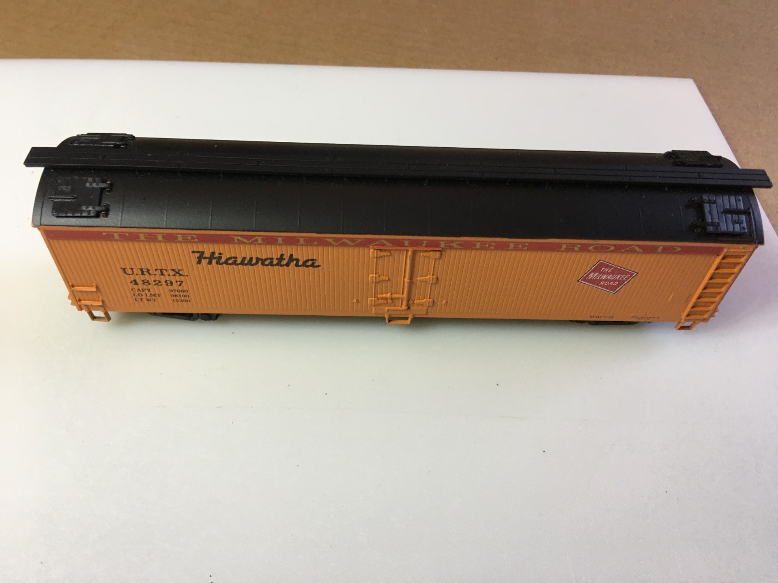 Milwaukee Road Box Car URTX 48297 HO Scale Trains