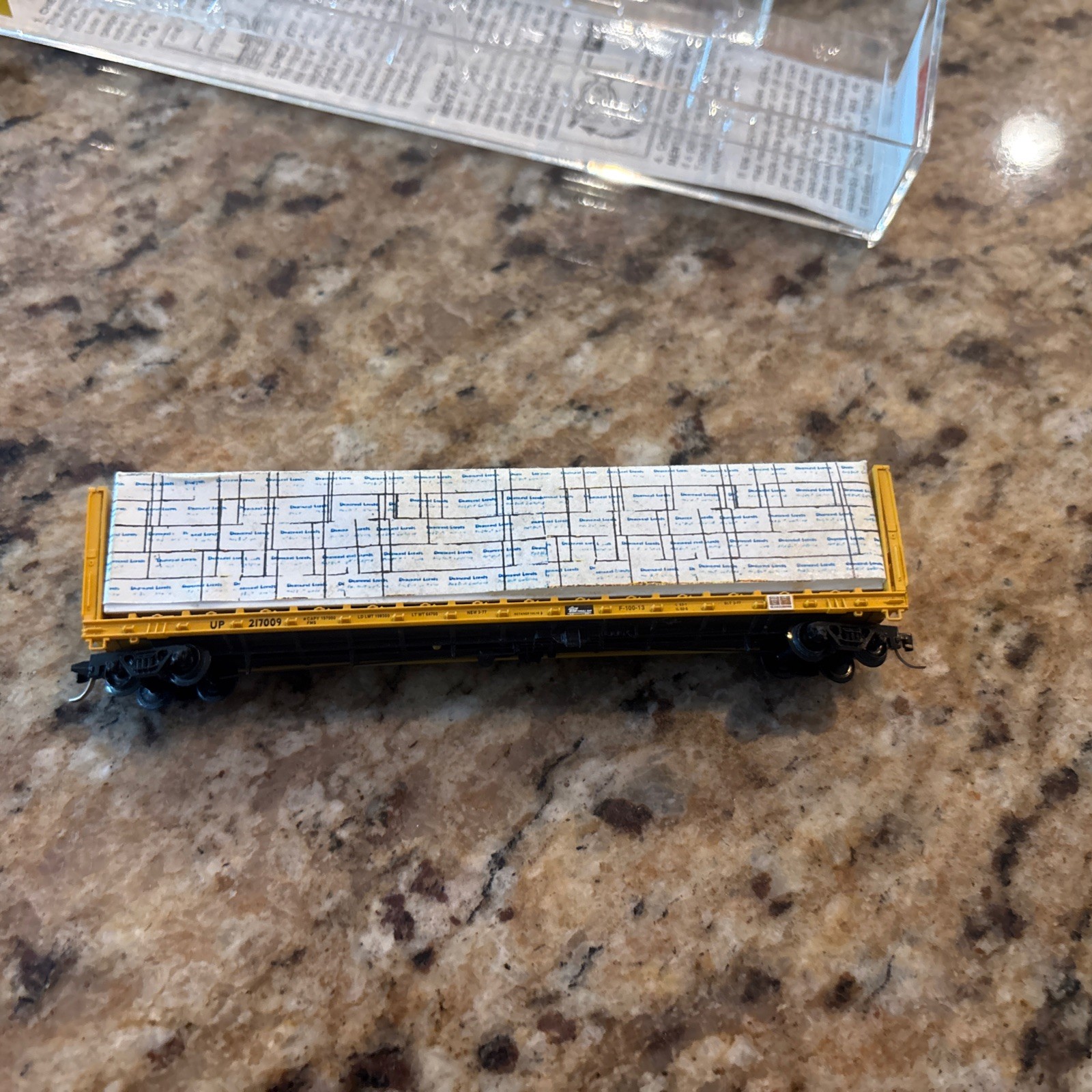 Micro-Trains N MTL 53030 UP Union Pacific 60′ Centerbeam Flat Car With Load.