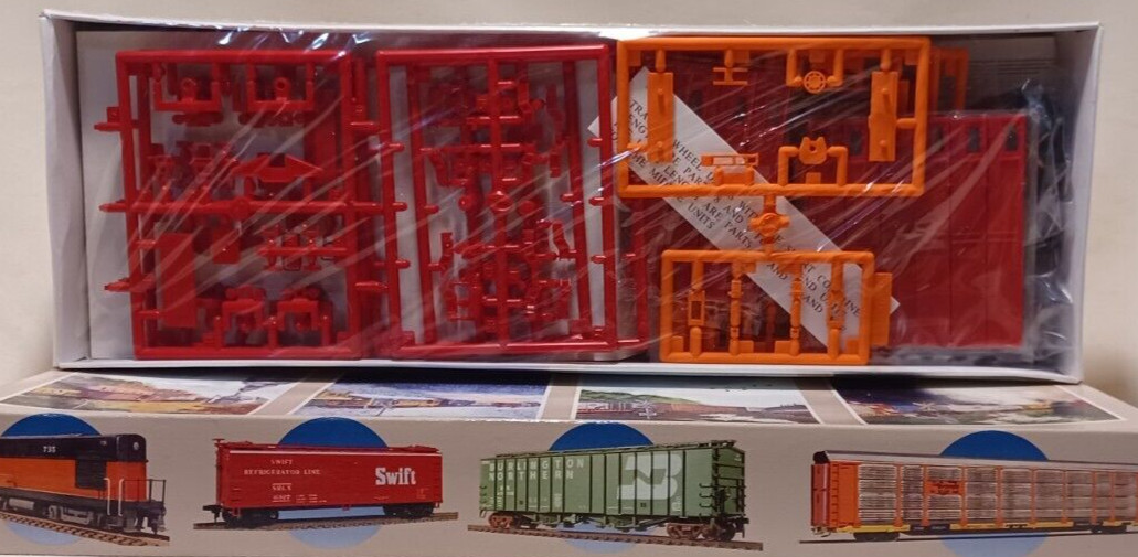 HO SCALE Walthers 932-3933 SANTA FE 263′ 5-UNIT ALL PURPOSE SPLINE CAR#299003 #2